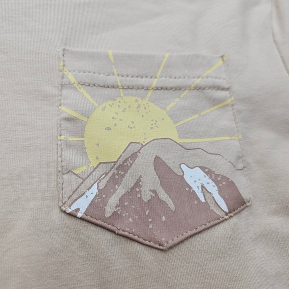 Tommy Bahama Kids Tan Mountain Sun Pocket T-Shirt Boys Size L 10/12 New - Picture 4 of 9
